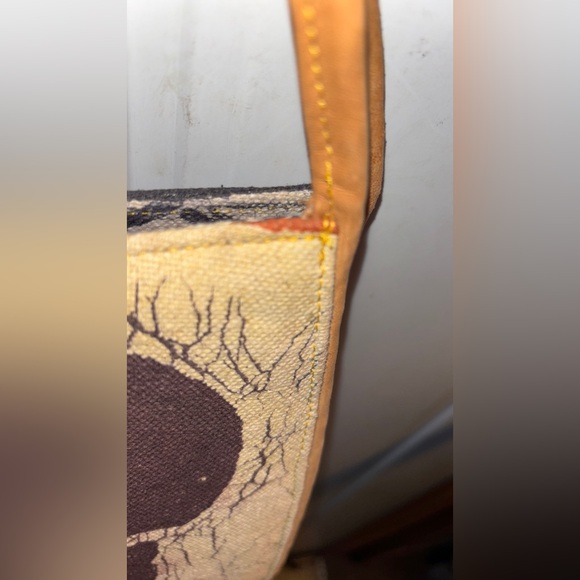 Elephant Motif Tan and Black Shoulder Bag - Picture 4 of 7